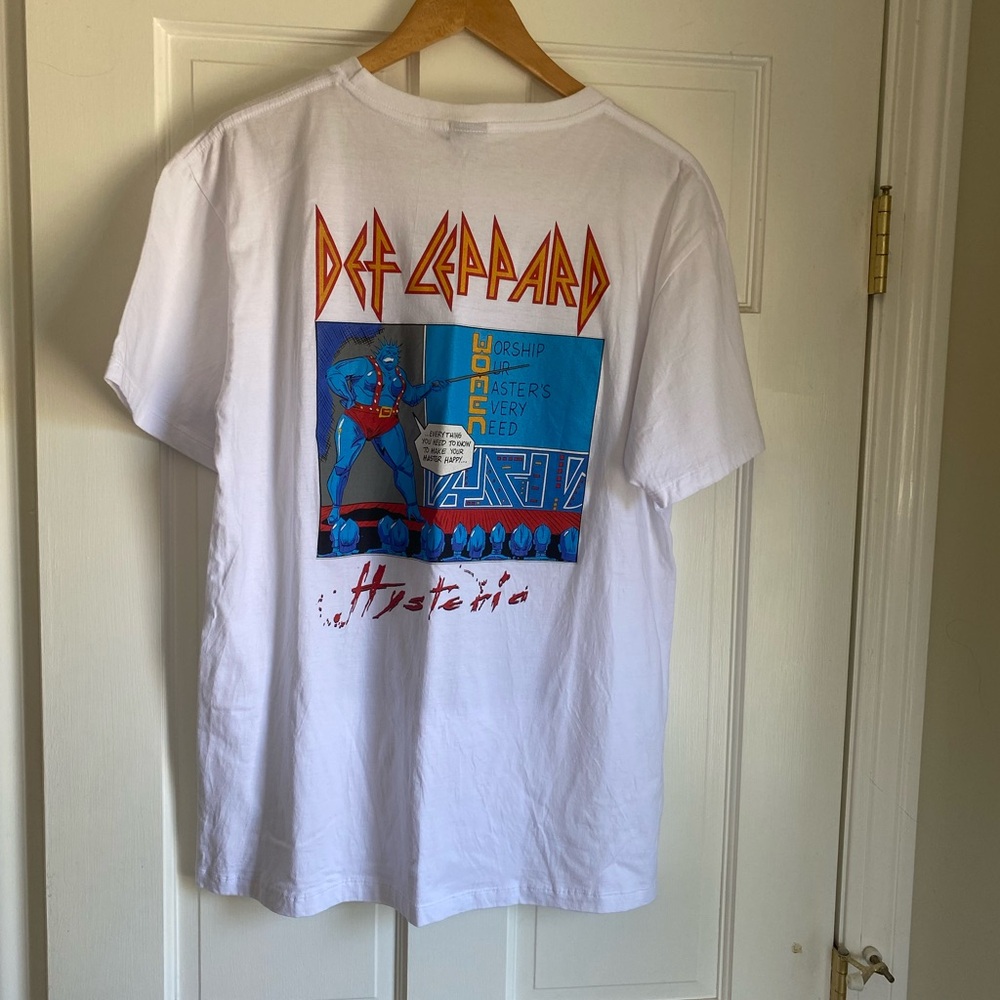 Def Leppard t-shirt And the Women of Doom Men’s size L - Picture 2 of 5